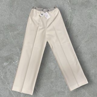 エマ　ER emma LOGO TAPE SLACKS WHITE パンツ　白(カジュアルパンツ)