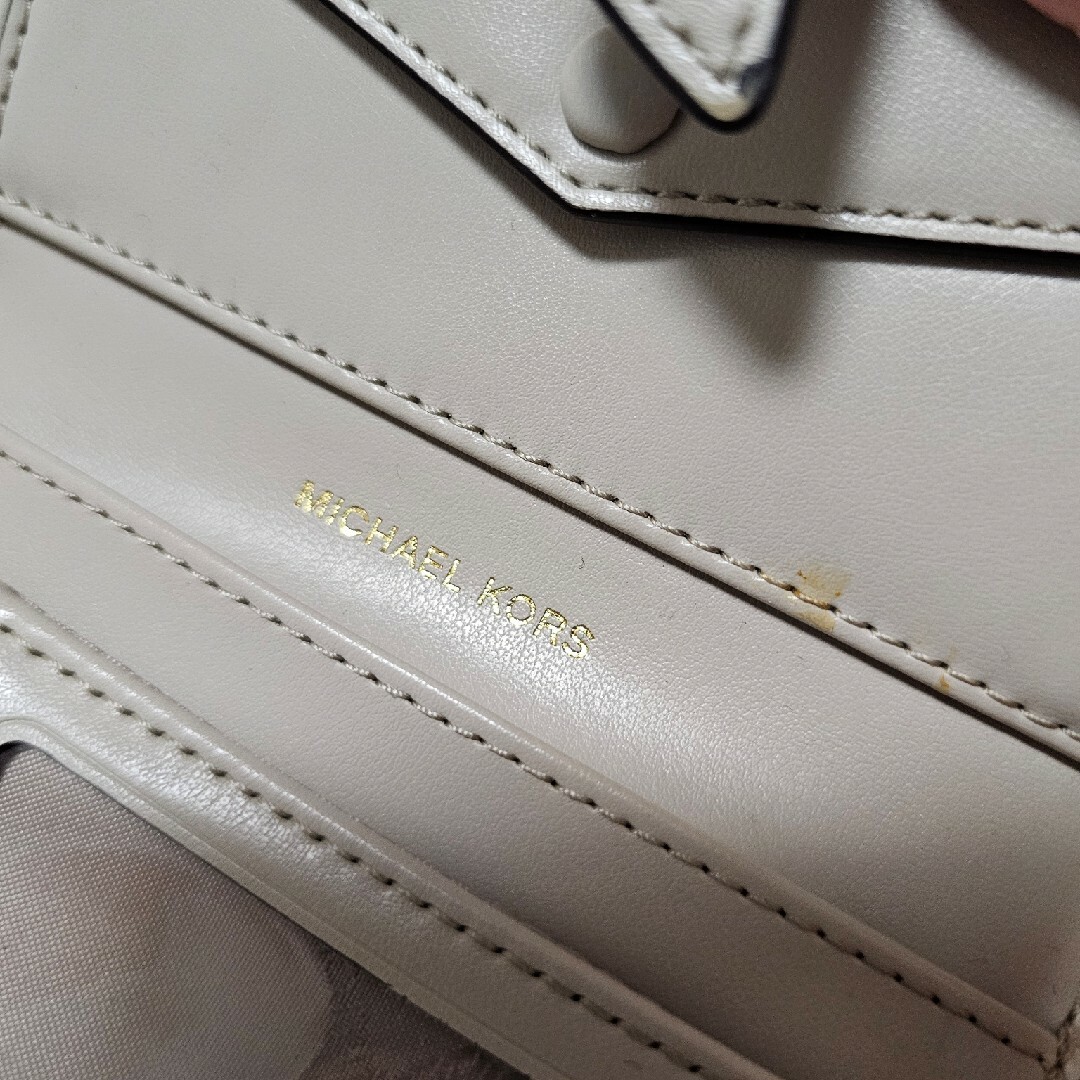 Michael Kors(マイケルコース)のマイケルコース MICHEAL KORS 二つ折り財布 レディースのファッション小物(財布)の商品写真