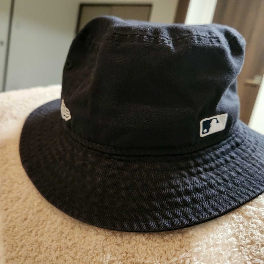 NEW ERA(ニューエラー)のニューエラバケットハット　Mサイズ　ネイビー レディースの帽子(ハット)の商品写真