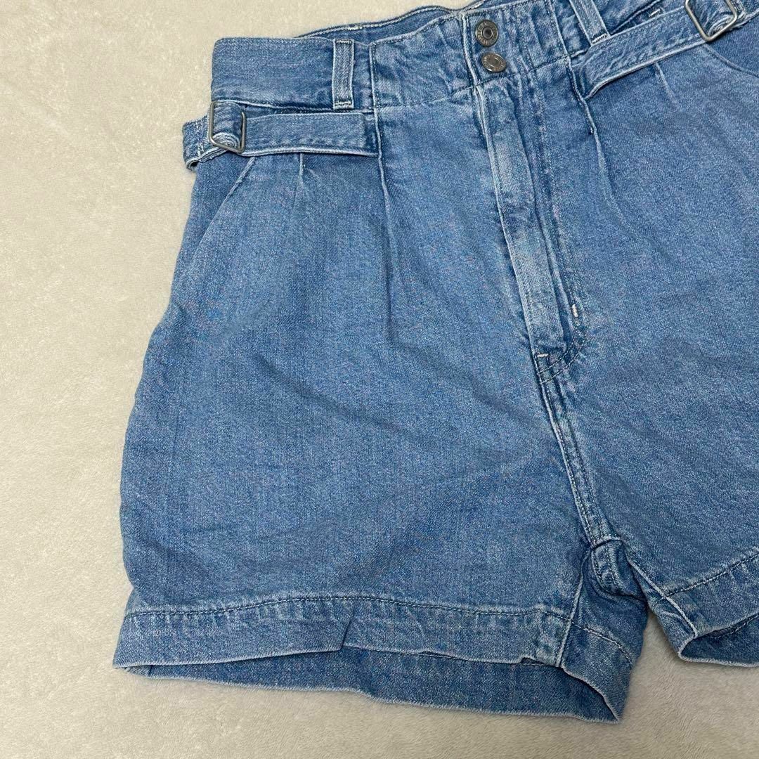 Levi's(リーバイス)のLevi's デニムショートパンツ　コットンリネン　ライトブルー系　W24 レディースのパンツ(ショートパンツ)の商品写真