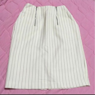 ページボーイ(PAGEBOY)のalicia PAGEBOY の白のストライプスカート(ひざ丈スカート)