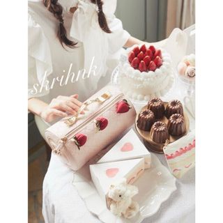 新品メゾンドフルール♡フレーズポーチ♡ショートケーキ 新品メゾンドフルール♡フレーズポーチ♡ショートケーキ