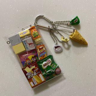 ガチャ詰めポーチ　食品　お菓子　乳製品　飲料(キーホルダー)