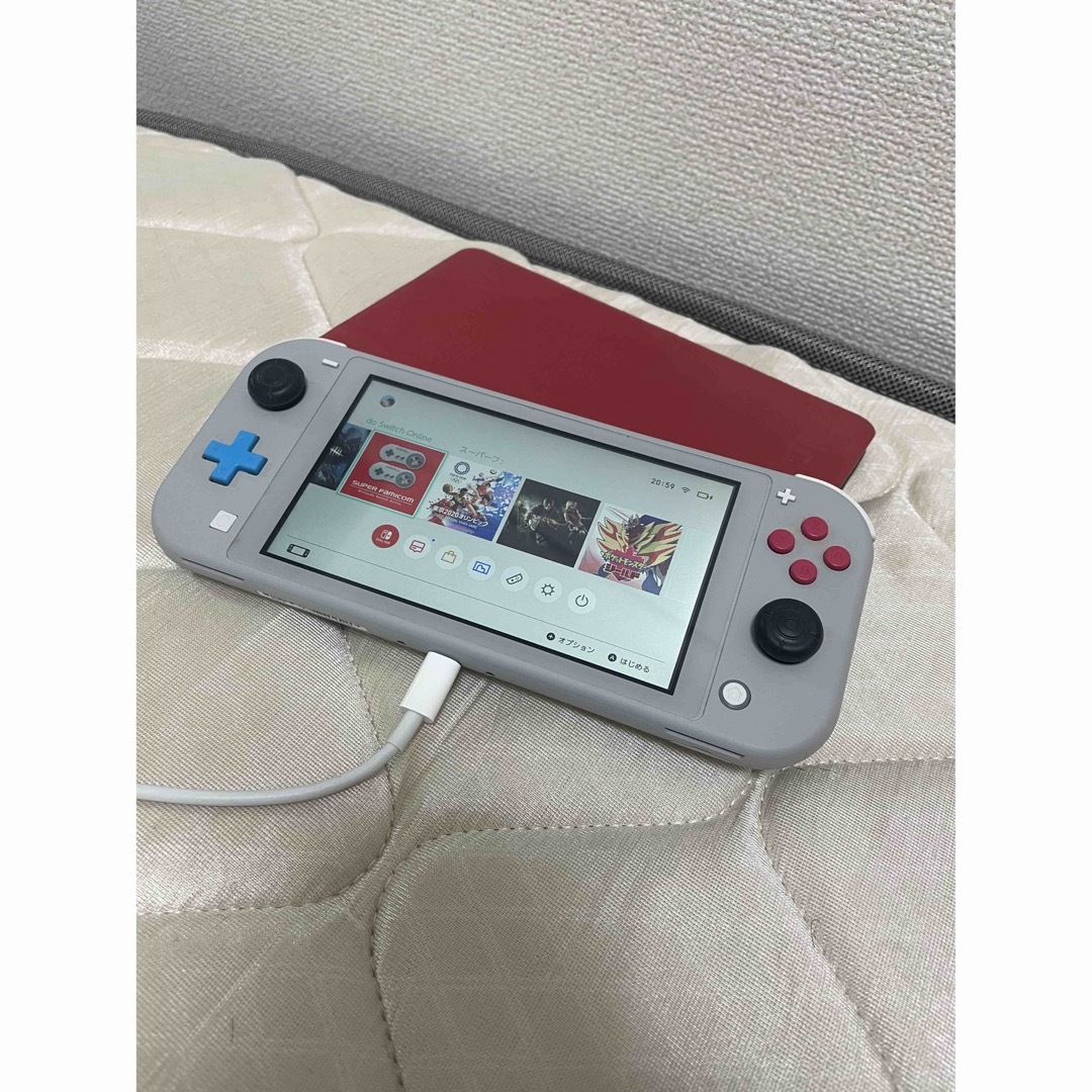 Nintendo Switch Lite ザシアン・ザマゼンタ エンタメ/ホビーのゲームソフト/ゲーム機本体(家庭用ゲーム機本体)の商品写真