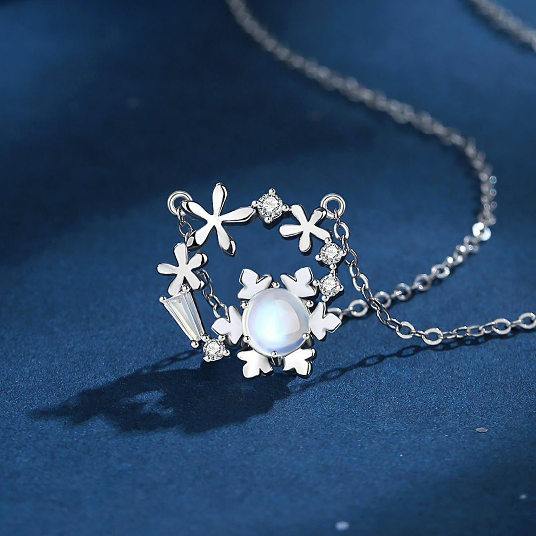 [YINCHIE] ネックレス レディース 雪の結晶 シルバー925 誕生石 幸 レディースのアクセサリー(その他)の商品写真