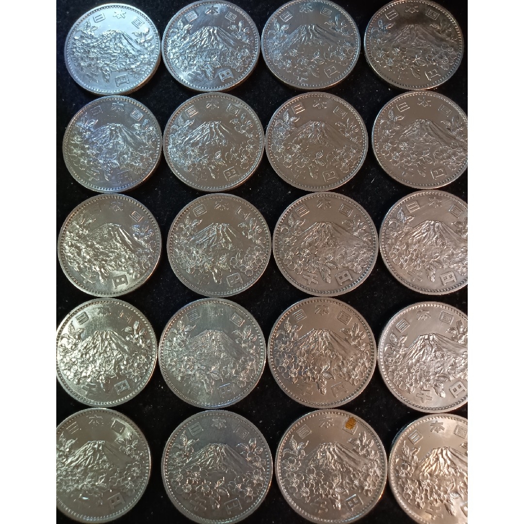 銀貨　東京オリンピック1.000円銀貨　silver925　銀貨状態綺麗20枚 エンタメ/ホビーの美術品/アンティーク(金属工芸)の商品写真