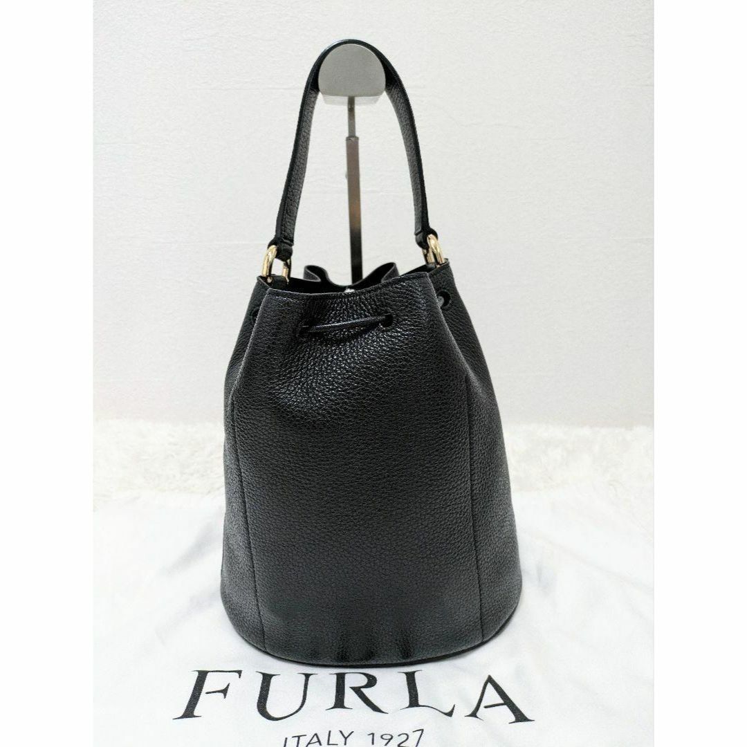 Furla(フルラ)の美品✨フルラ ショルダーバッグ 2way アーチロゴ 黒 現行バケット BAIA レディースのバッグ(ショルダーバッグ)の商品写真