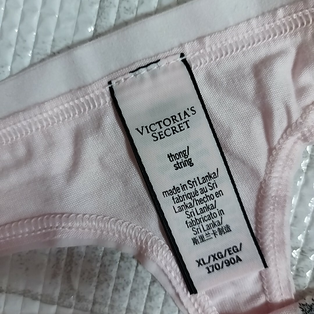 Victoria's Secret(ヴィクトリアズシークレット)のヴィクトリアシークレット　ストレッチコットンソング　ペンギン　ペールピンク　XL レディースの下着/アンダーウェア(ショーツ)の商品写真