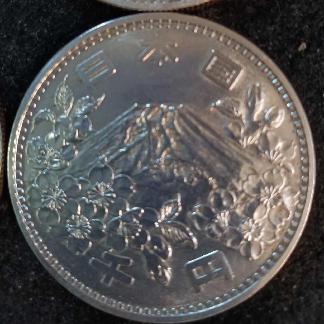 銀貨　東京オリンピック1.000円銀貨　silver925　汚れ少なく綺麗12枚 エンタメ/ホビーの美術品/アンティーク(金属工芸)の商品写真