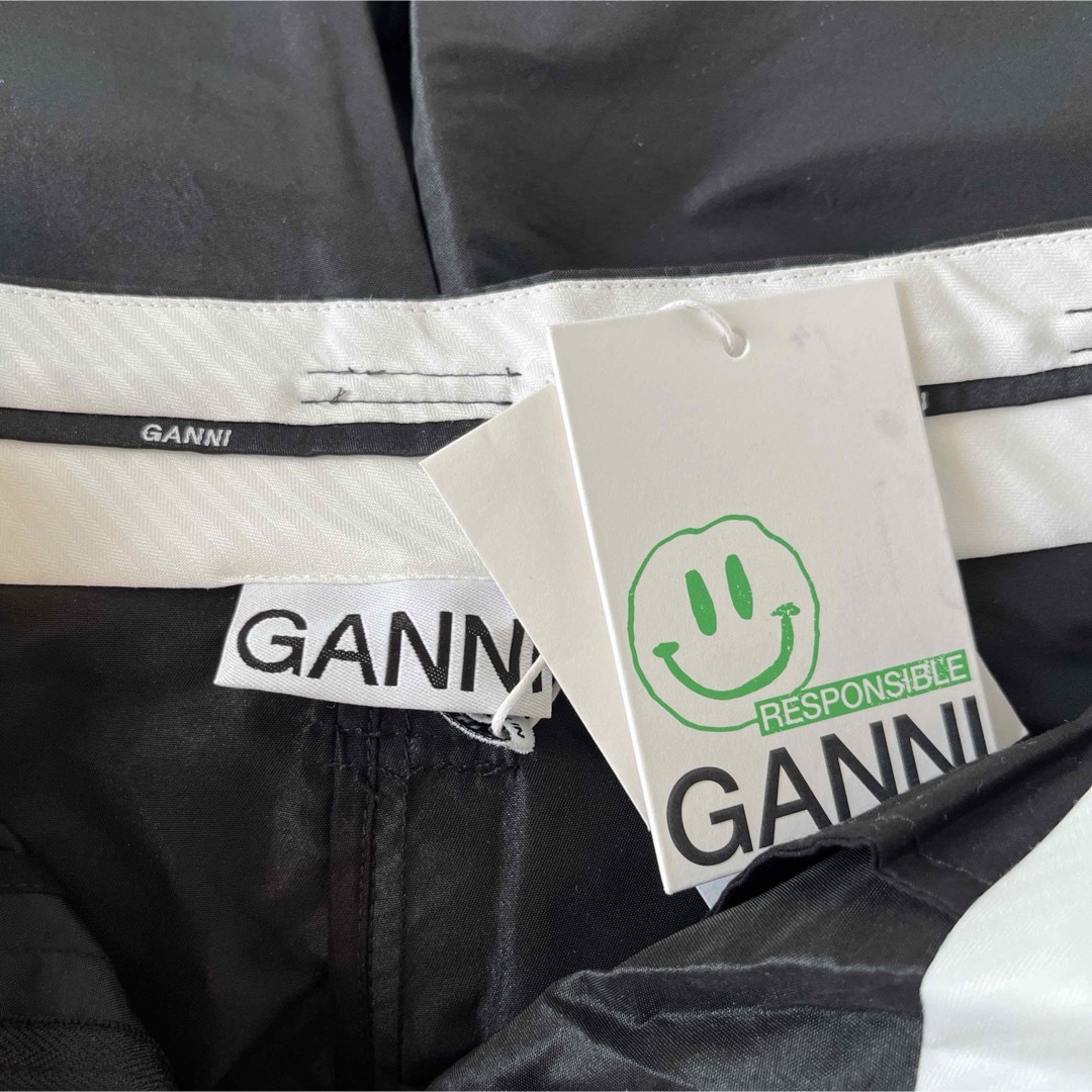 GANNI ガニー　ベルト付き ワイドレッグパンツ　XS(34)サイズ　ブラック レディースのパンツ(カジュアルパンツ)の商品写真