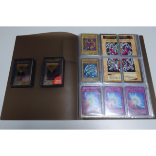 遊戯王 初期カード、 バンダイ版、青眼の白龍、ブラックマジシャン、真紅目の黒竜