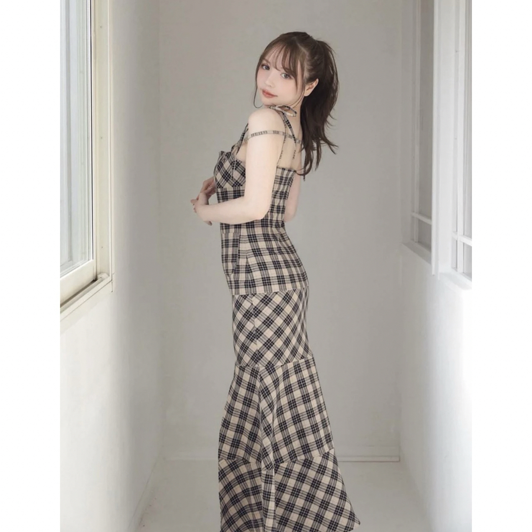 Andmary Cecily check long dress ベージュ レディースのワンピース(ロングワンピース/マキシワンピース)の商品写真