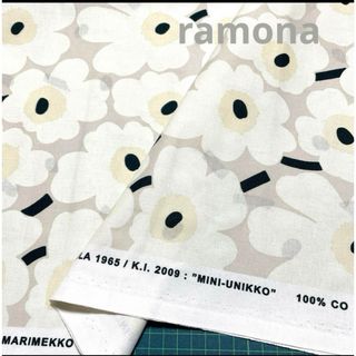 マリメッコ(marimekko)のマリメッコ 生地 ミニウニッコ ナチュラルホワイト2021春(生地/糸)