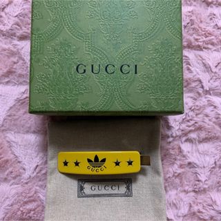 グッチ(Gucci)のGucci adidas コラボ ヘアクリップ ヘアアクセサリー　イエロー(ヘアピン)