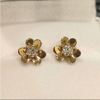 【鑑定書付】ピアス♡クローバー♡K18YG♡ダイヤ計0.4ct(ピアス)