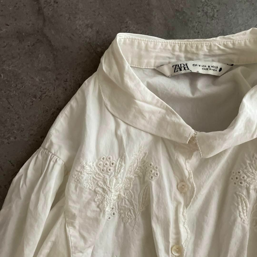 ZARA(ザラ)のN ZARA ザラ BASIC ベーシック 刺繍 花柄 ブラウス シャツ レディースのトップス(シャツ/ブラウス(長袖/七分))の商品写真