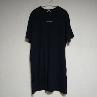 ハニーズ(HONEYS)のバックプリントロングTシャツ　ハニーズ(Tシャツ(半袖/袖なし))