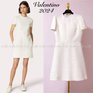 VALENTINO - 【VALENTINO】2024新作現行Vロゴトワルイコノグラフワンピース