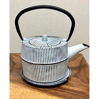 ナンブテッキ(南部鉄器)の【最終お値下げ！】cotta 鉄器急須・鉄器急須敷 セット  白黒　ストライプ(その他)