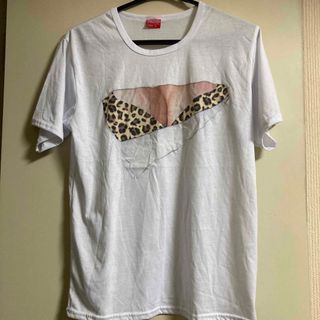 胸元が見えてる様なTシャツ(Tシャツ(半袖/袖なし))