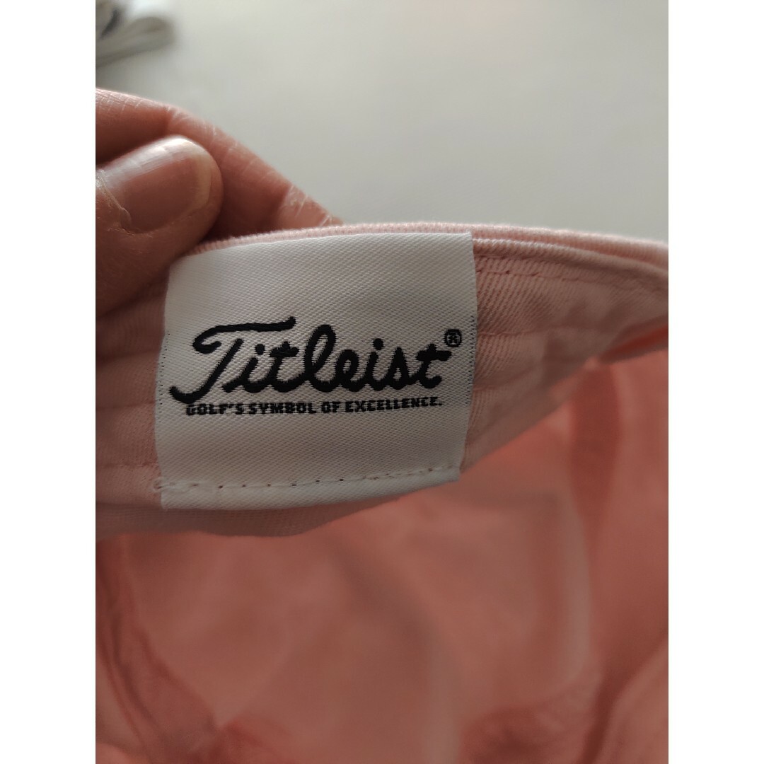 Titleist(タイトリスト)のタイトリストのキャップ　ピンク スポーツ/アウトドアのゴルフ(その他)の商品写真