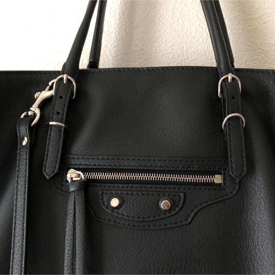 Balenciaga(バレンシアガ)のBALENCIAGA ペーパーB4 ショルダーバッグ バレンシアガ レディースのバッグ(ハンドバッグ)の商品写真