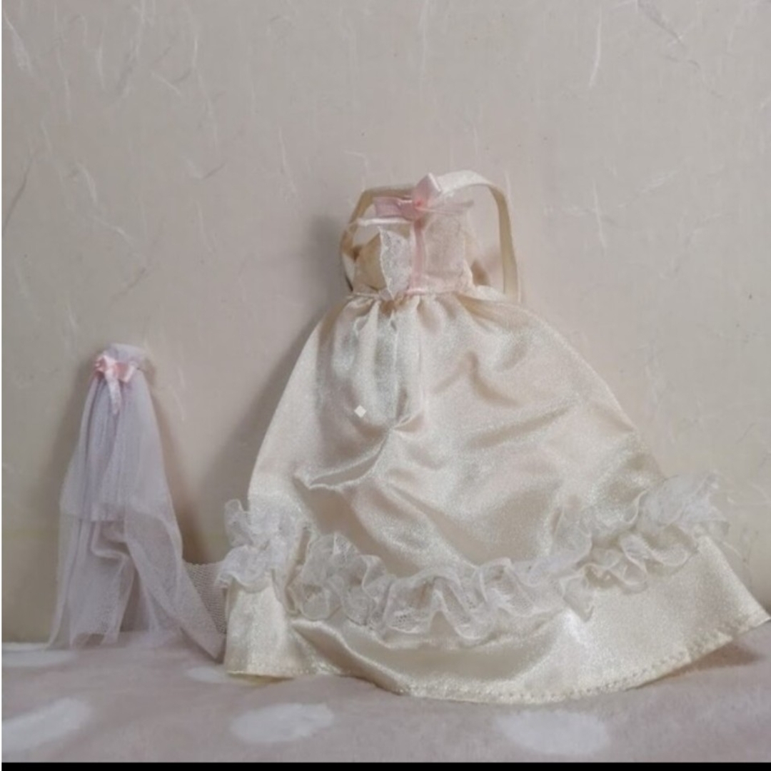 リカちゃん人形　服　きせかえ　ウエディングドレス　ブーケ　セット レディースのファッション小物(その他)の商品写真