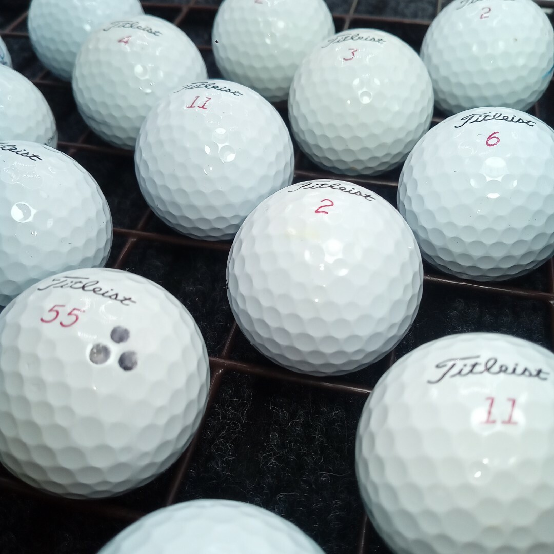 Titleist(タイトリスト)のタイトリスト PROV1x(18球 S~AB)ロストボール スポーツ/アウトドアのゴルフ(その他)の商品写真