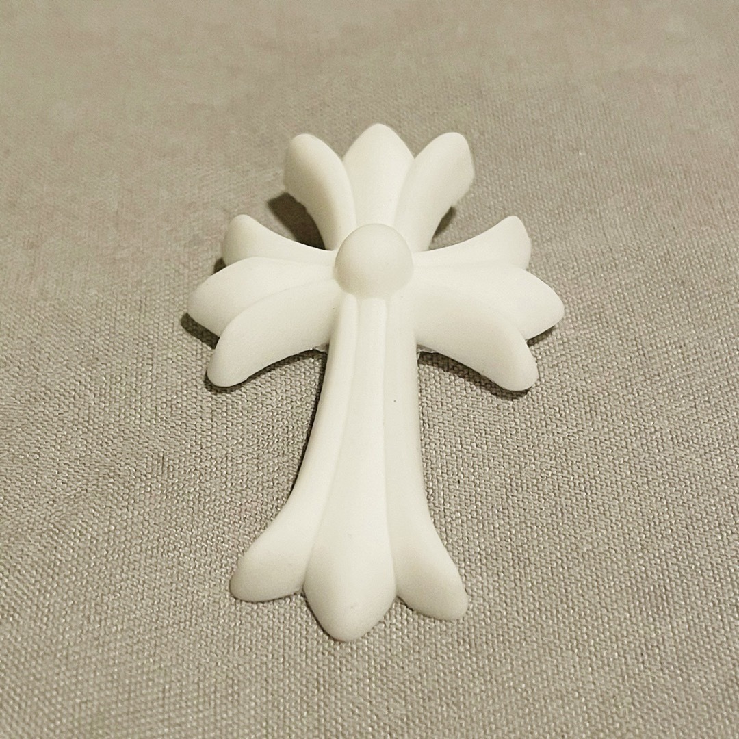 シリコンネックレス　クロス ネックレス 十字架 ラバー シリコン ホワイト　白 メンズのアクセサリー(ネックレス)の商品写真