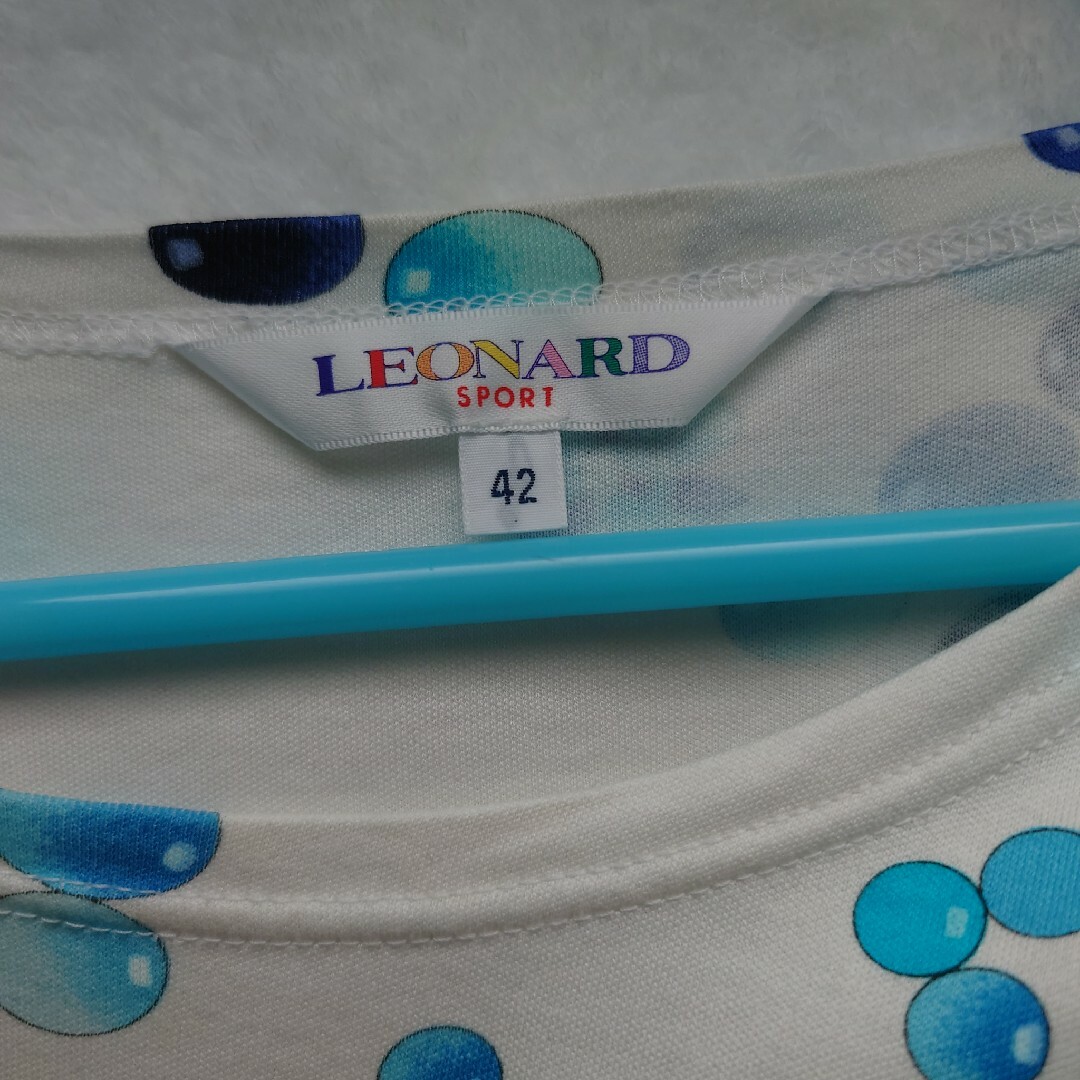 LEONARD(レオナール)のLEONARD スポーツ　トップス レディースのトップス(Tシャツ(半袖/袖なし))の商品写真