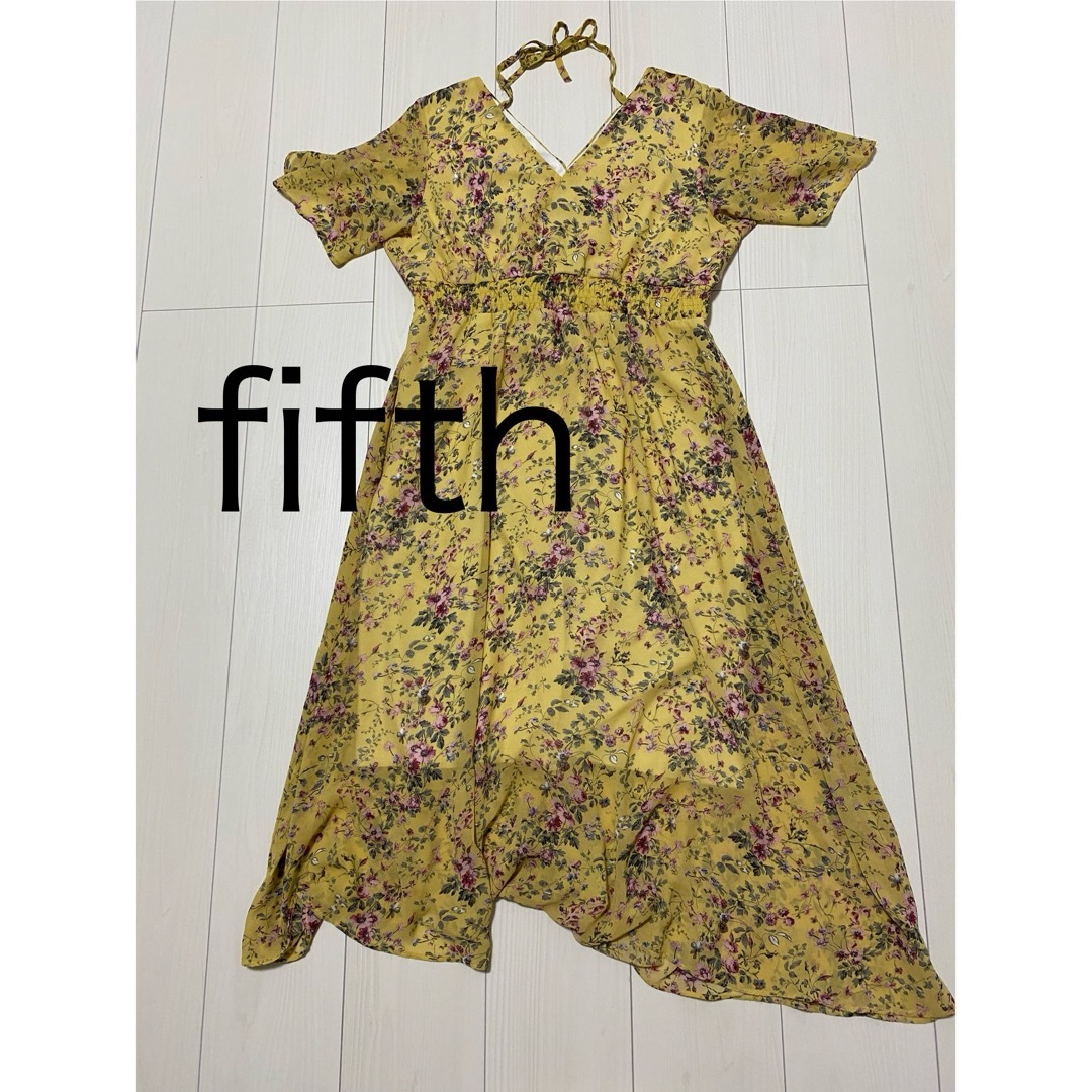 fifth(フィフス)のfifth  花柄ワンピース レディースのワンピース(ひざ丈ワンピース)の商品写真