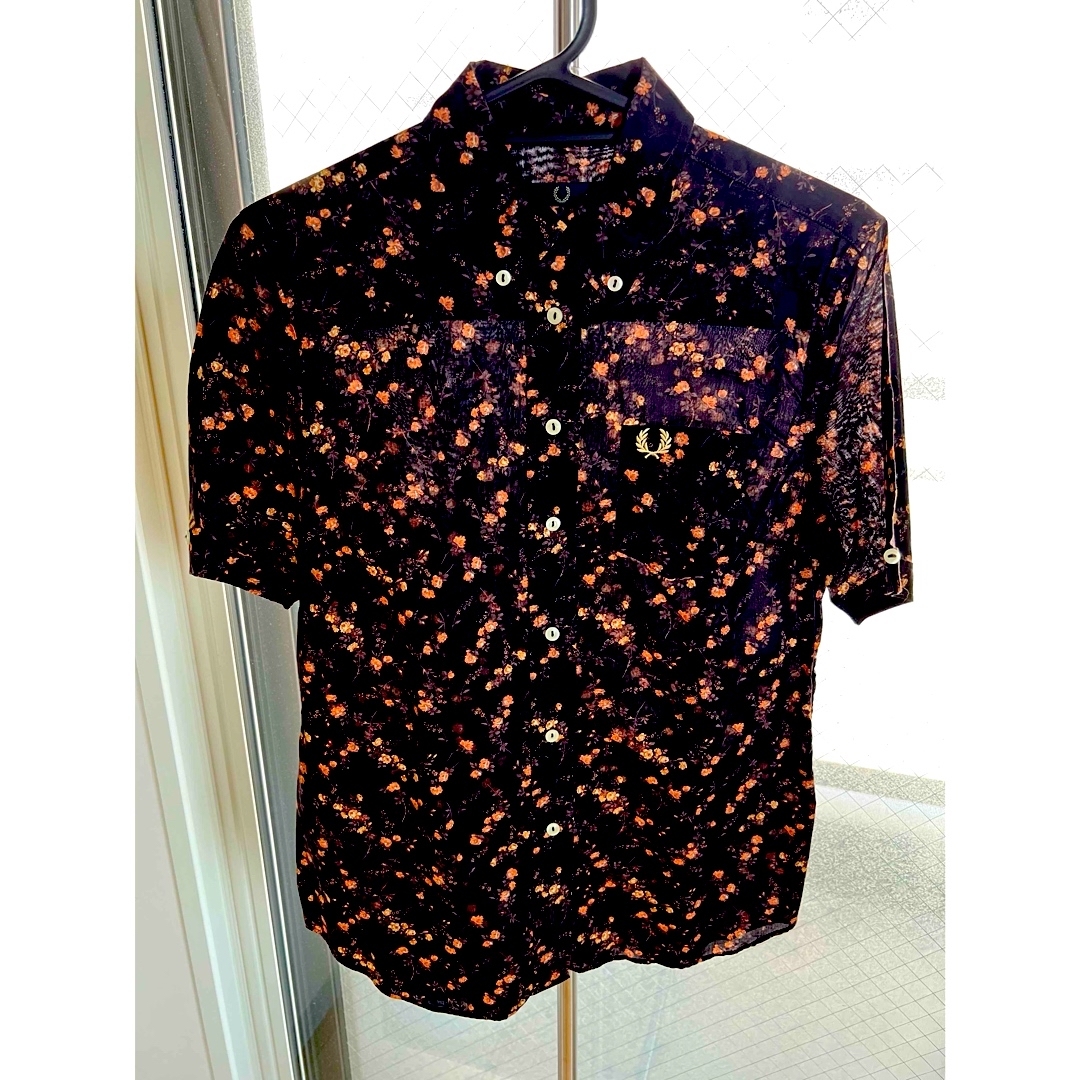FRED PERRY】 リバティシャツ 花柄 半袖 フレッドペリー ブラック FRED PERRY】 リバティシャツ 花柄 半袖 フレッドペリー ブラック