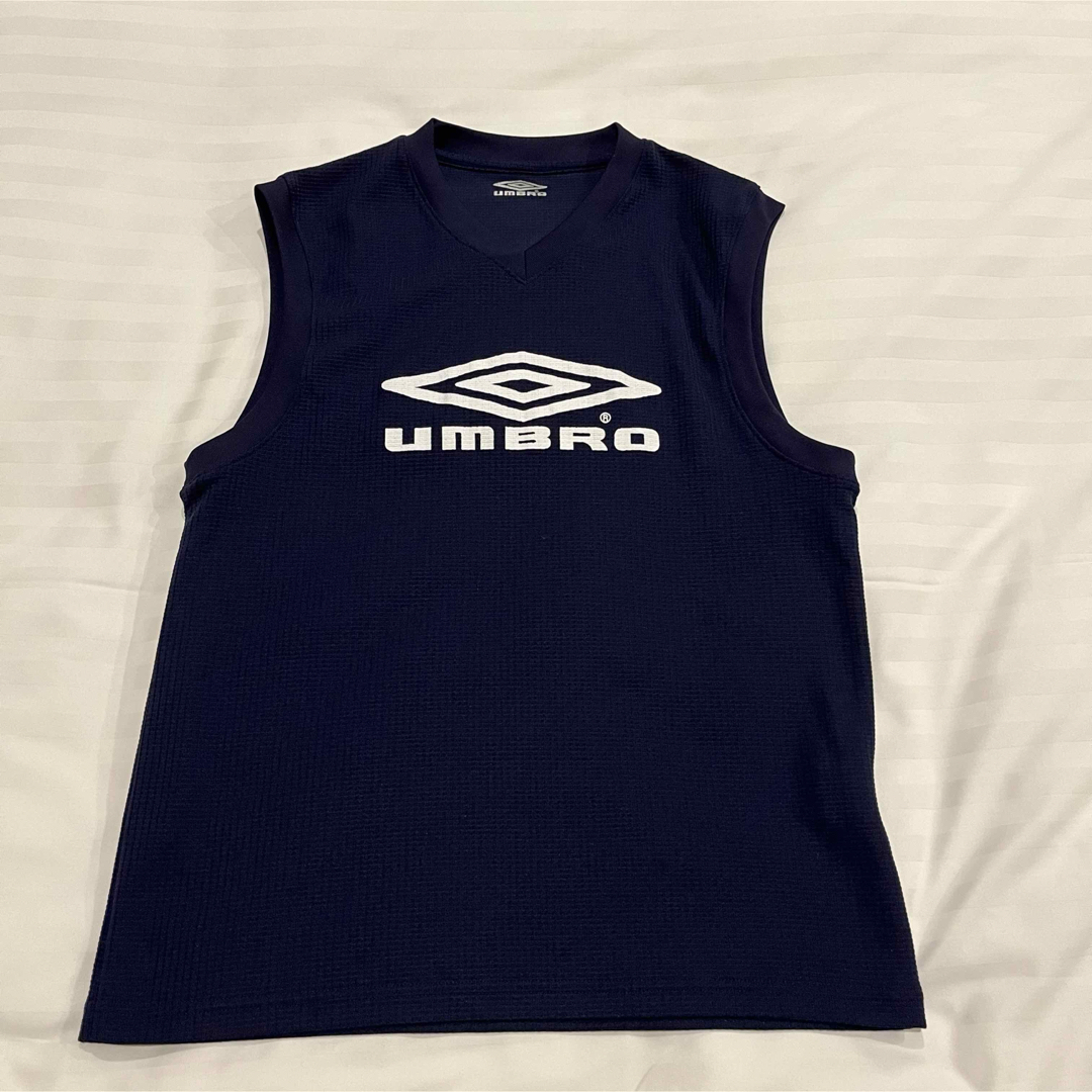 UMBRO(アンブロ)のUMBRO インナー タンクトップ ネイビー M/L スポーツ/アウトドアのサッカー/フットサル(ウェア)の商品写真