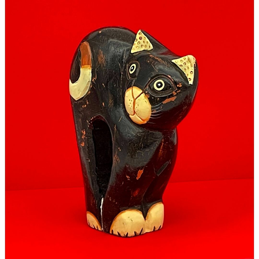 【木彫り黒猫】メキシコのミステリアスな丸目のブラックキャット民芸品 エンタメ/ホビーの美術品/アンティーク(彫刻/オブジェ)の商品写真