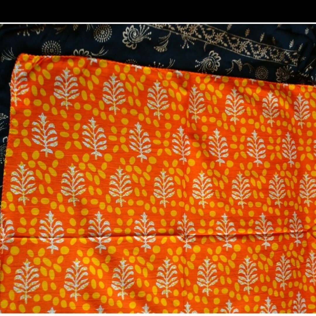 インドの手仕事　大きめバンダナ レディースのファッション小物(バンダナ/スカーフ)の商品写真