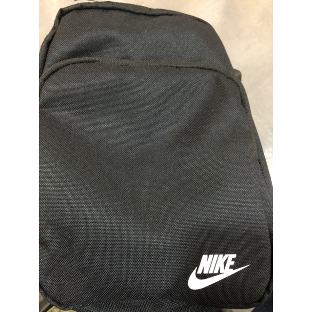 NIKE バック メンズのバッグ(ショルダーバッグ)の商品写真