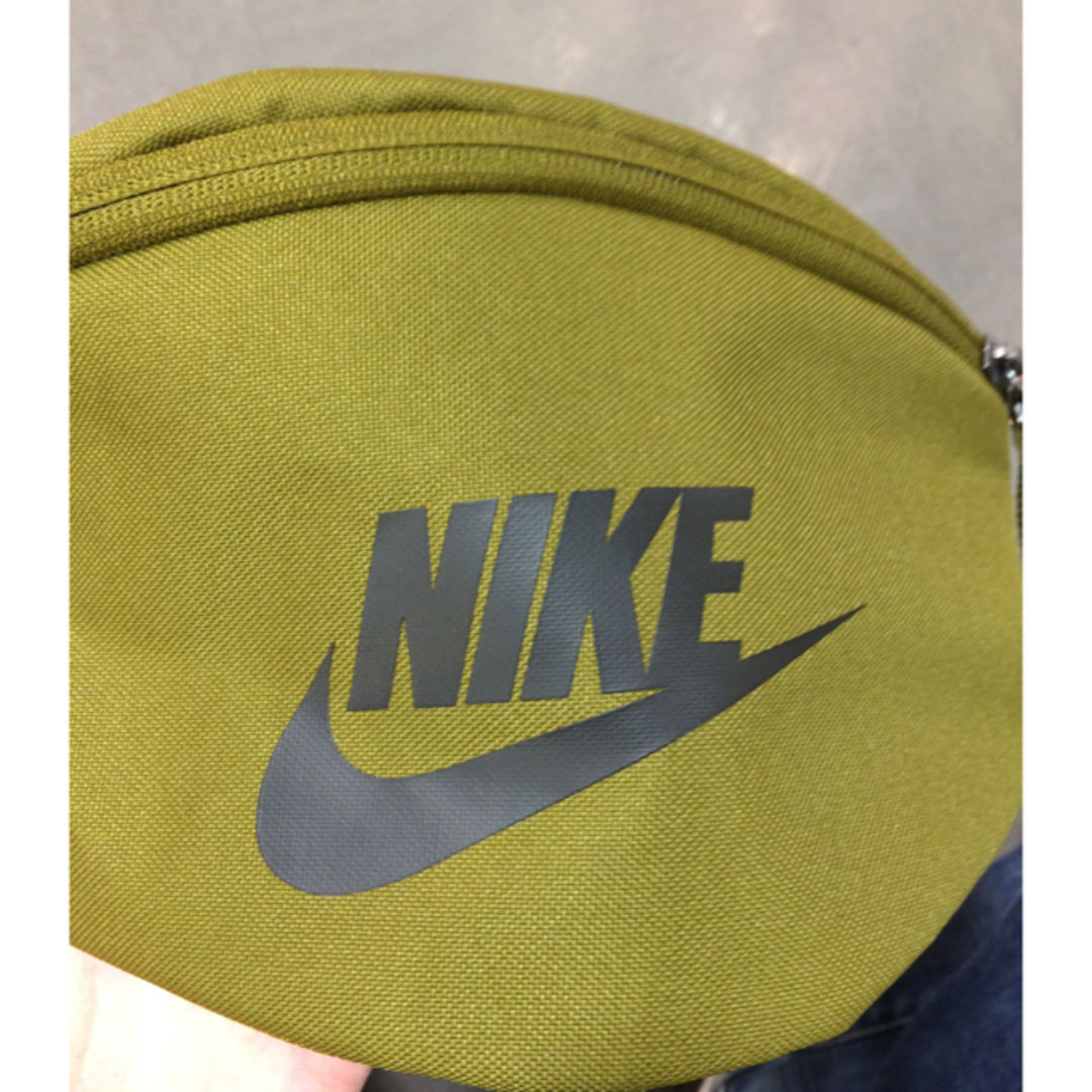 NIKE ショルダーバッグ メンズのバッグ(ショルダーバッグ)の商品写真