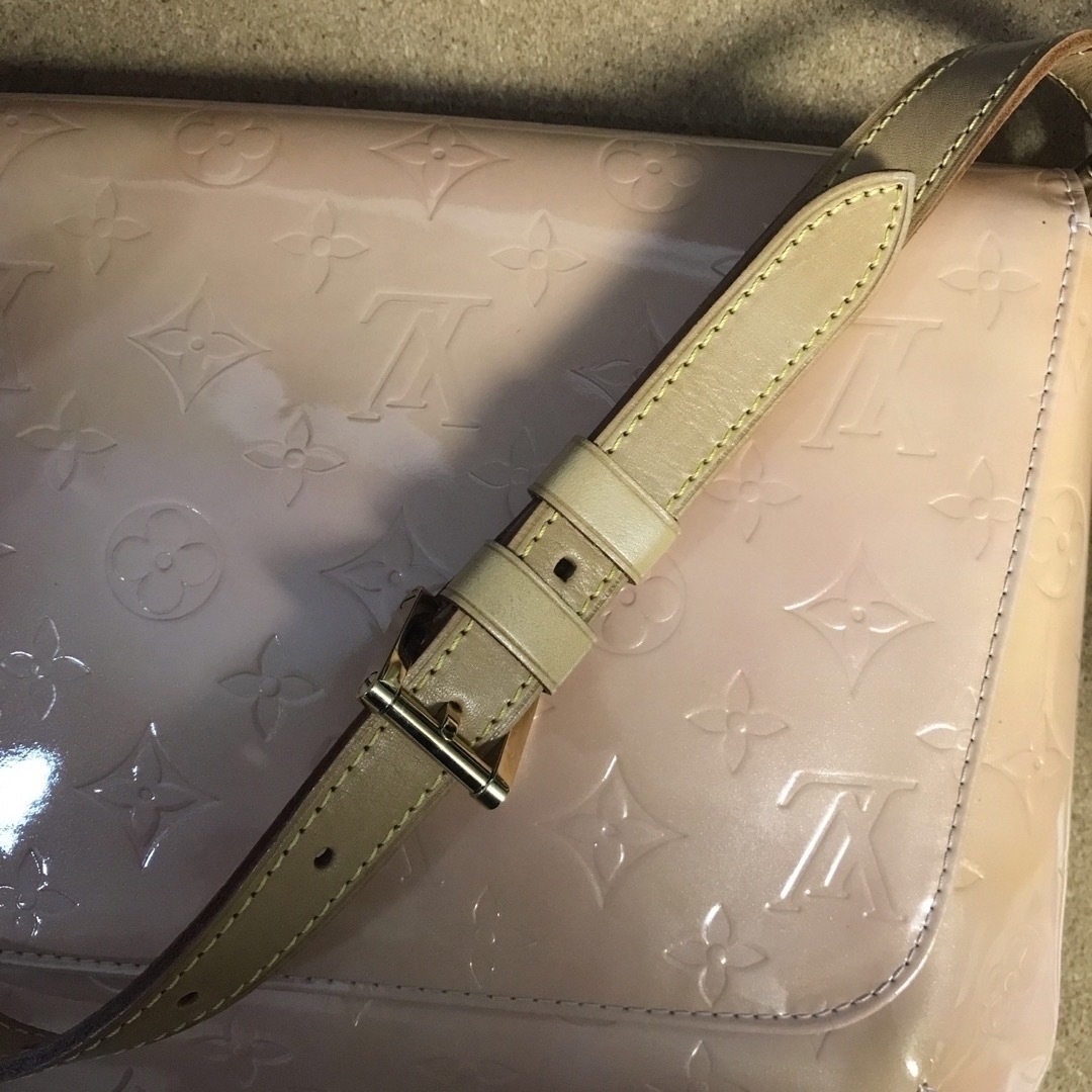 LOUIS VUITTON(ルイヴィトン)のLOUIS VUITTON  ヴェルニ トンプソンストリート マシュマロピンク レディースのバッグ(ショルダーバッグ)の商品写真