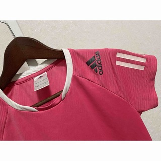 アディダス(adidas)のアディダス 半袖　Tシャツ  adidas 古着　特価　ピンク　ロゴTシャツ(Tシャツ(半袖/袖なし))