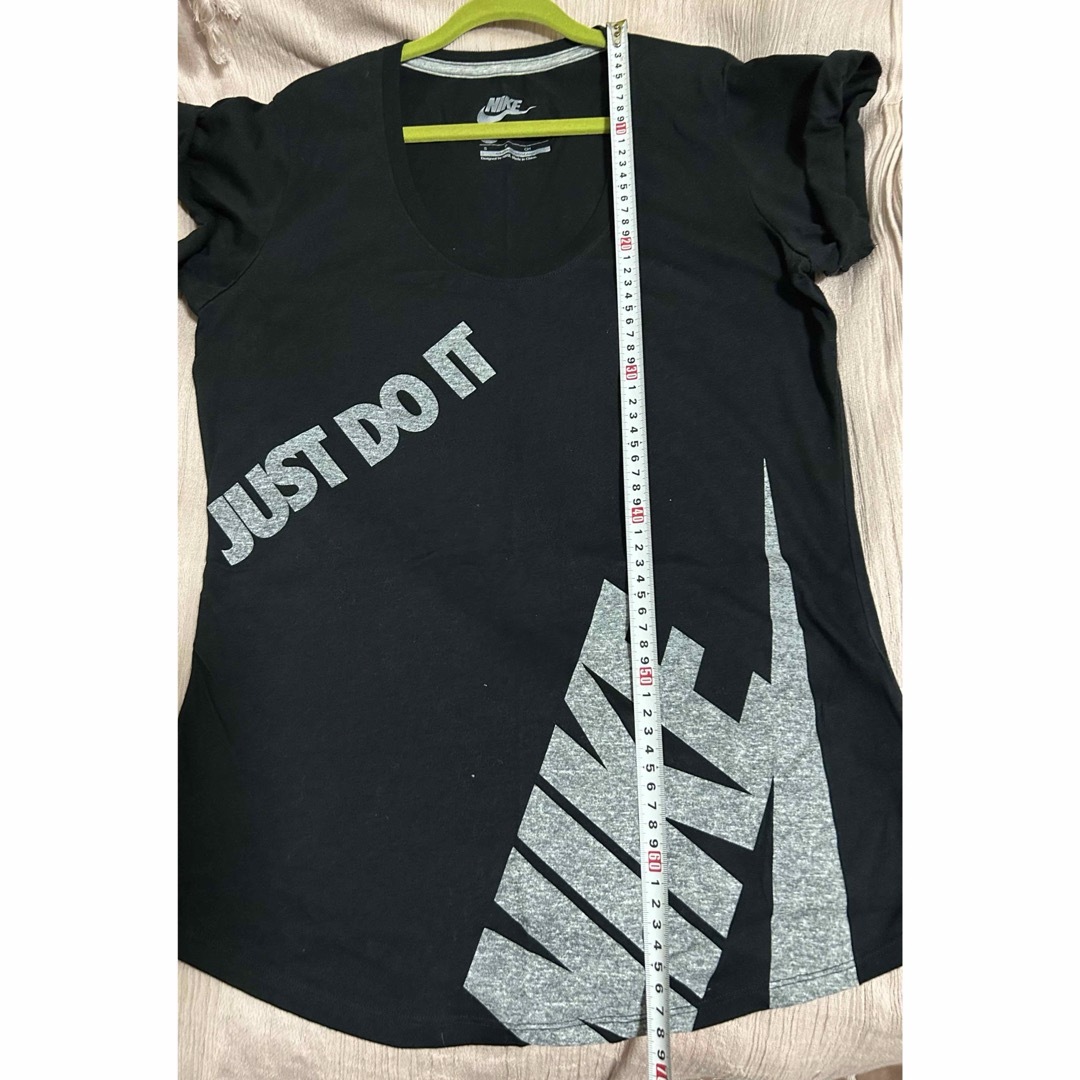 NIKE(ナイキ)のNIKE  LOOSE FIT  レディース　Sサイズ レディースのトップス(Tシャツ(半袖/袖なし))の商品写真