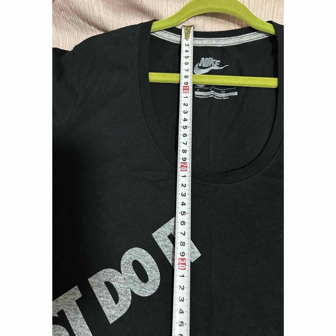 NIKE(ナイキ)のNIKE  LOOSE FIT  レディース　Sサイズ レディースのトップス(Tシャツ(半袖/袖なし))の商品写真