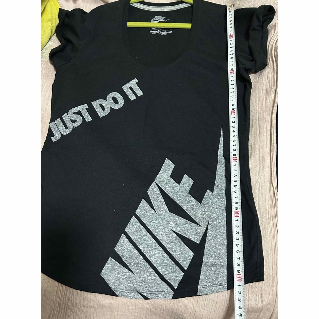 NIKE(ナイキ)のNIKE  LOOSE FIT  レディース　Sサイズ レディースのトップス(Tシャツ(半袖/袖なし))の商品写真