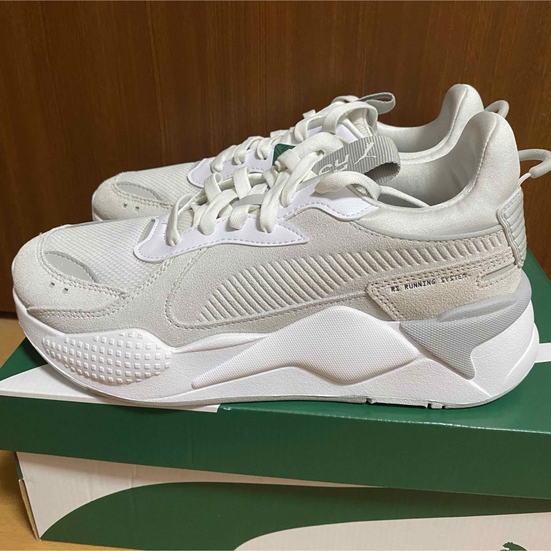 PUMA(プーマ)の【新品】PUMA  ☆ RS-X  リインベント　スニーカー　ホワイト×グレー レディースの靴/シューズ(スニーカー)の商品写真