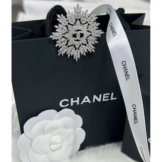 シャネル(CHANEL)のシャネル　ココマーク　ブローチ(ブローチ/コサージュ)