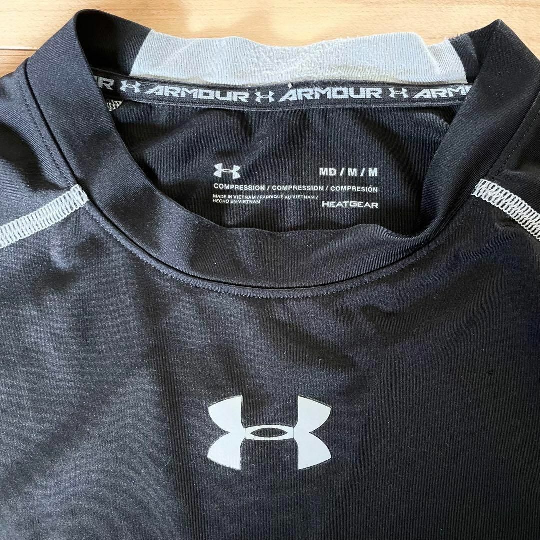 UNDER ARMOUR(アンダーアーマー)の★UNDER ARMOUR アンダーアーマーヒートギア長袖インナーシャツMサイズ メンズのトップス(その他)の商品写真