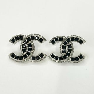 シャネル(CHANEL)の8475 シャネル ココマーク ラインストーン ピアス シルバー(ピアス)