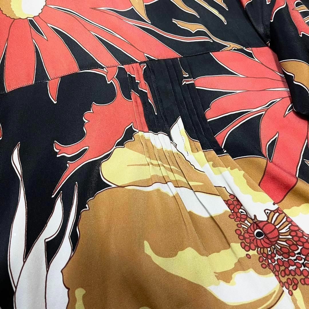 極美品✨　MECRE メクル　フラワープリントオープンカラーシャツ　レッド レディースのトップス(シャツ/ブラウス(長袖/七分))の商品写真