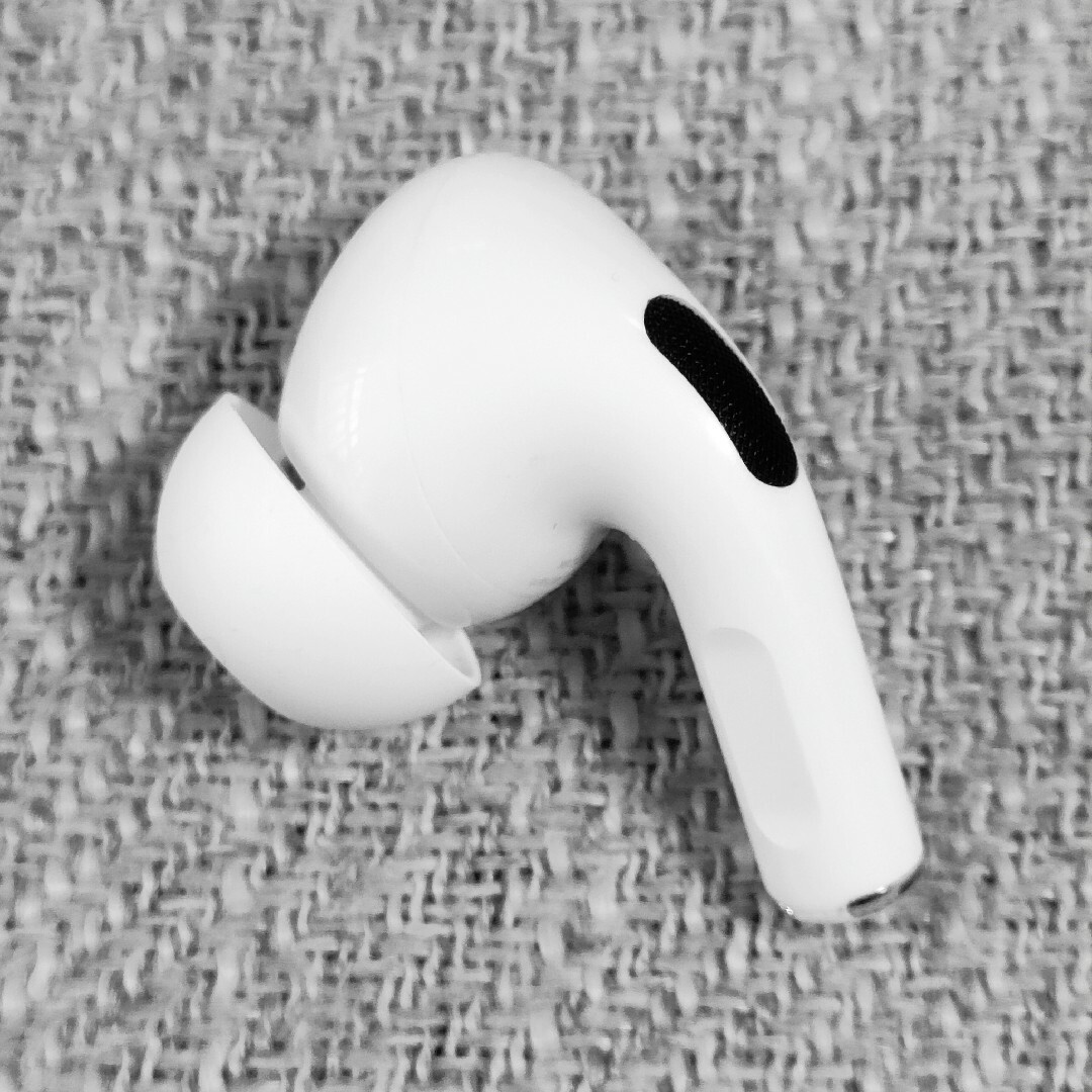 Apple(アップル)のApple AirPods Pro 片耳 L 片方 左耳 828 スマホ/家電/カメラのオーディオ機器(ヘッドフォン/イヤフォン)の商品写真