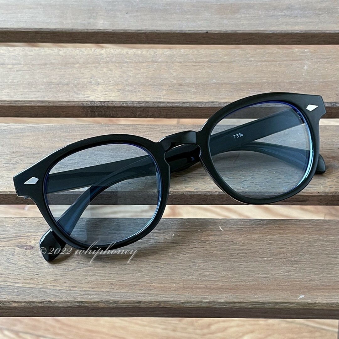 クラシックなフォルムのウェリントンUVサングラス ピアノブラック ライトブルー メンズのファッション小物(サングラス/メガネ)の商品写真