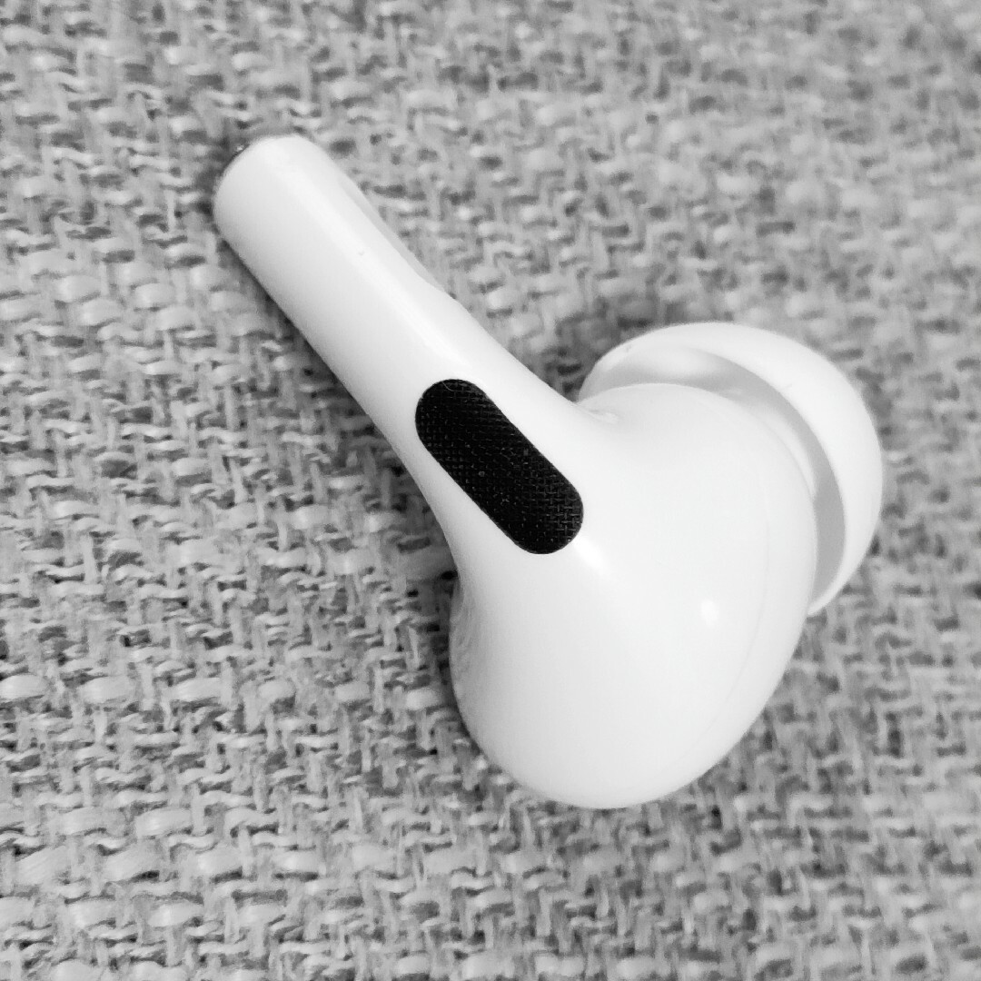 Apple(アップル)のApple AirPods Pro 片耳 L 片方 左耳 825 スマホ/家電/カメラのオーディオ機器(ヘッドフォン/イヤフォン)の商品写真